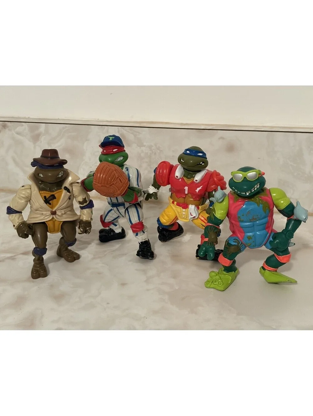 Lot of 4 Vintage TMNT Teenage Mutant Ninja Turtles 1992 Action Figures Toys